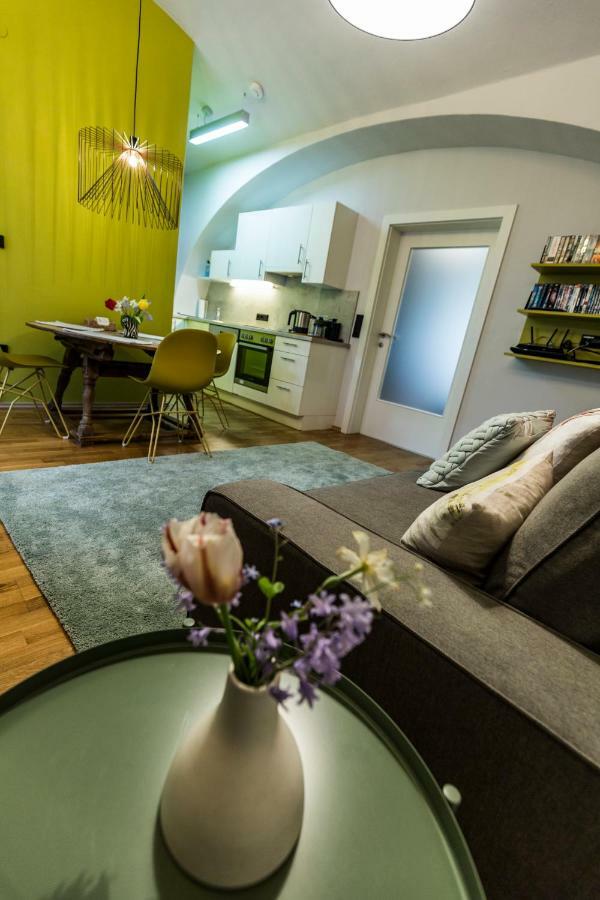 Yellow Flat By Grazrentals With Best Location & Free Parking Exterior foto